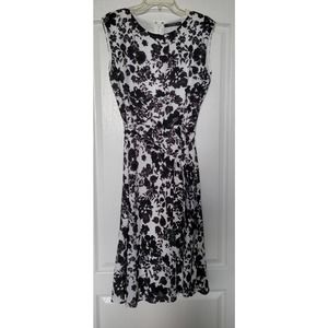 ralph lauren NWT dress Size 8 Black flowers and white. Sleeveless